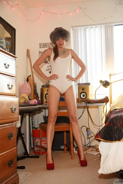 Maria Turova: Slim Russian Brunette Shows Her Small Tits and Ass in a Bikini and Heels – photo 4 of 11