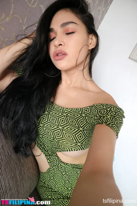 Busty Asian Trans Woman Strips Out of Her Skirt – photo 6 of 15