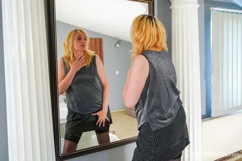 Mature Blonde Strips Nude and Poses Showing Front and Back – photo 6 of 21