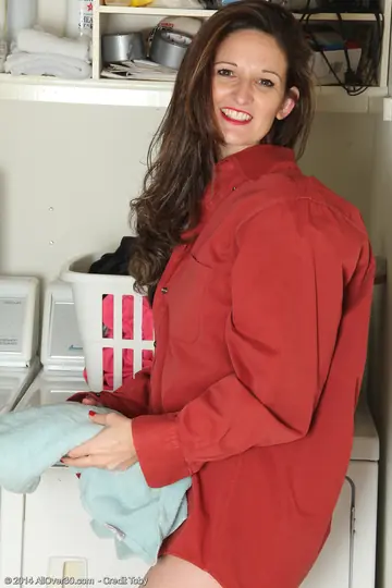 Stephanie Roberts – Mature Brunette Strips Out of Her Lingerie on Laundry Day