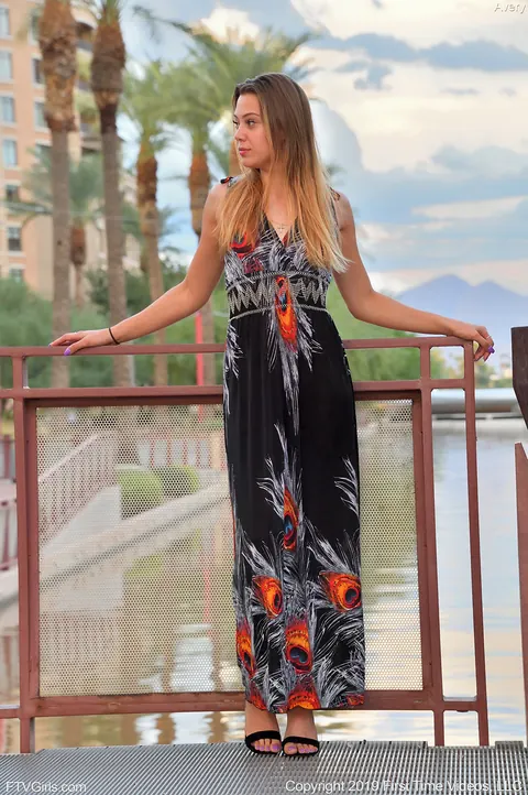 Redhead Strips Out of Her Dress and Heels Outdoors – photo 12 of 21