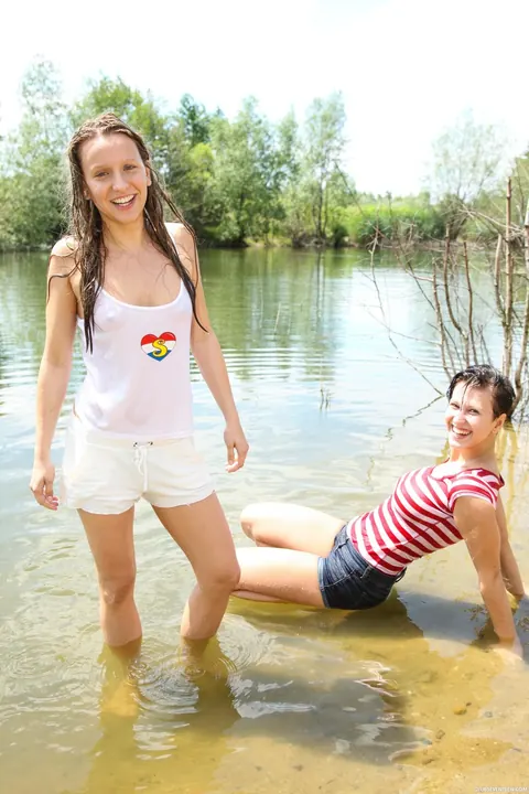 Two Women Have Lesbian Sex Outdoors – photo 6 of 21