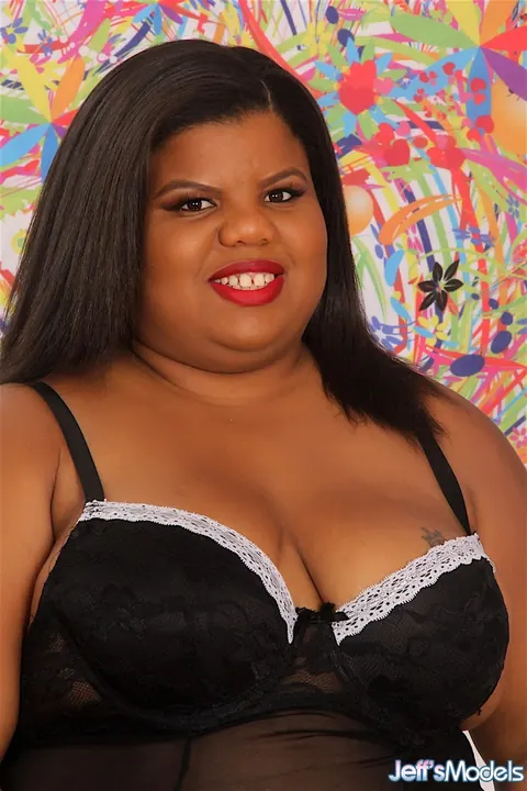 Peaches Love: Busty Ebony Woman Gets Fucked on the Sofa – photo 1 of 21