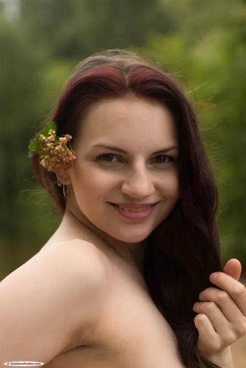 Lisa Musa: Russian MILF Poses Nude on the Beach – photo 21 of 21