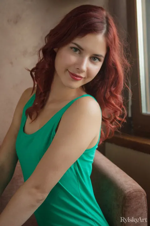 Pearl Ami: Tall Redhead Strips Off Her Green Dress and Spreads Her Pussy – photo 4 of 16