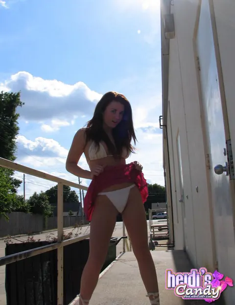 PAWG Amateur Drops Her Skirt and Spreads Her Pussy Outdoors – photo 3 of 12