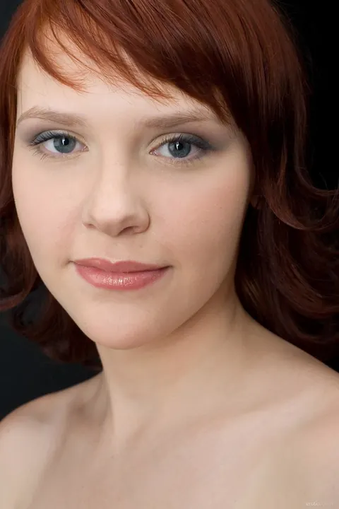 Short-Haired Redhead PAWG Spreads Her Ass – photo 1 of 21