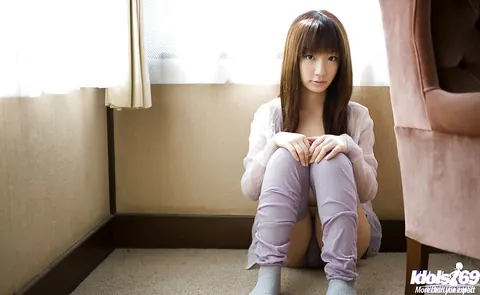 Hina Kurumi: Japanese Brunette Shows Off Her Body in Lingerie and Socks – photo 1 of 15