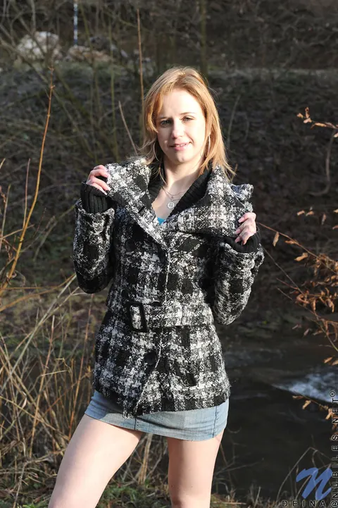 Deina: Redhead MILF Pulls Her Panties Aside to Masturbate Outdoors – photo 1 of 10