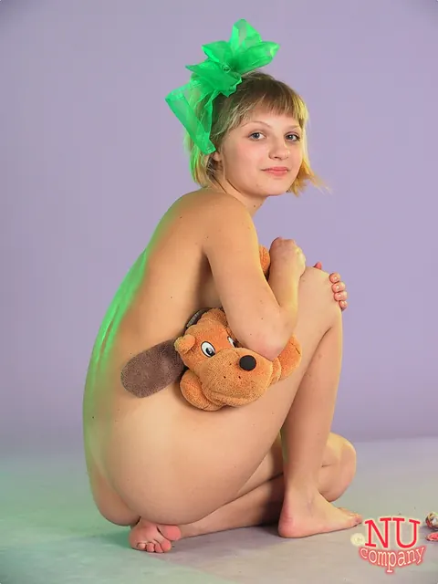 Petite European Flaunts Her Hairy Bush and Round Ass – photo 15 of 21