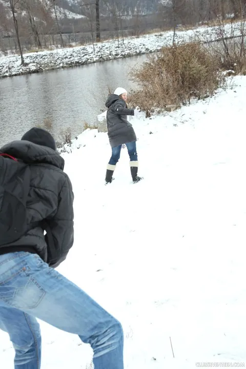 Jennifer Amton: Czech Babe Gives a Blowjob and Gets a Creampie Outdoors – photo 2 of 21