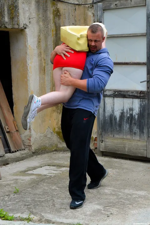 Lovita Fate: Thick Blonde Gets Bound and Fucked Outdoors – photo 3 of 21