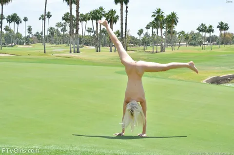 Sierra Nevadah: Slim Blonde Stretches Her Legs by the Pool – photo 8 of 15