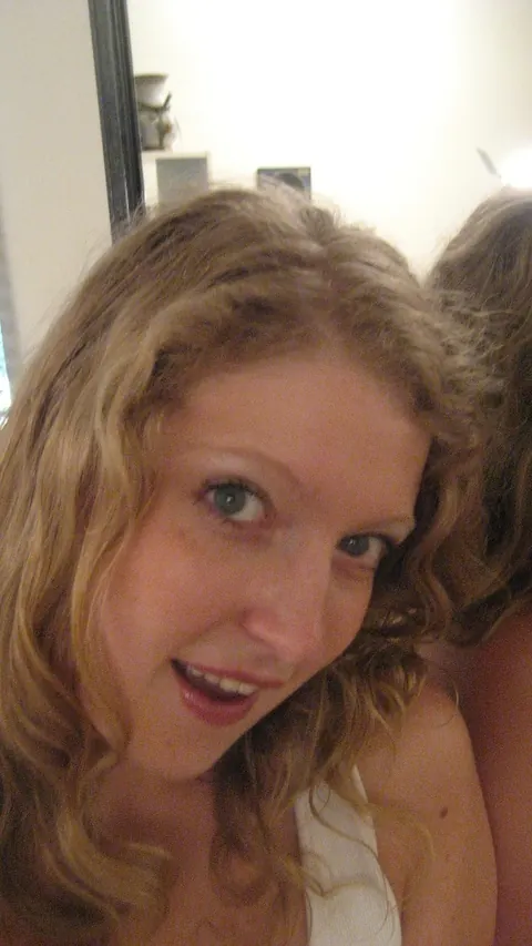 Curly Blonde Amateur Shows Her Big Tits in a Mirror Selfie – photo 2 of 21