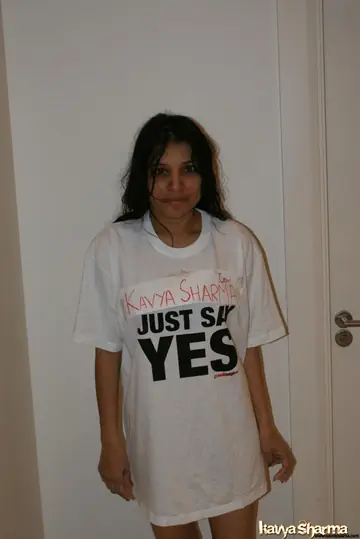 Indian MILF Reveals Her Natural Tits and Pussy