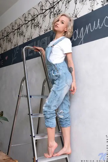 Monica Gold – Skinny Blonde Strips Out of Her Jeans and Lingerie to Finger Fuck