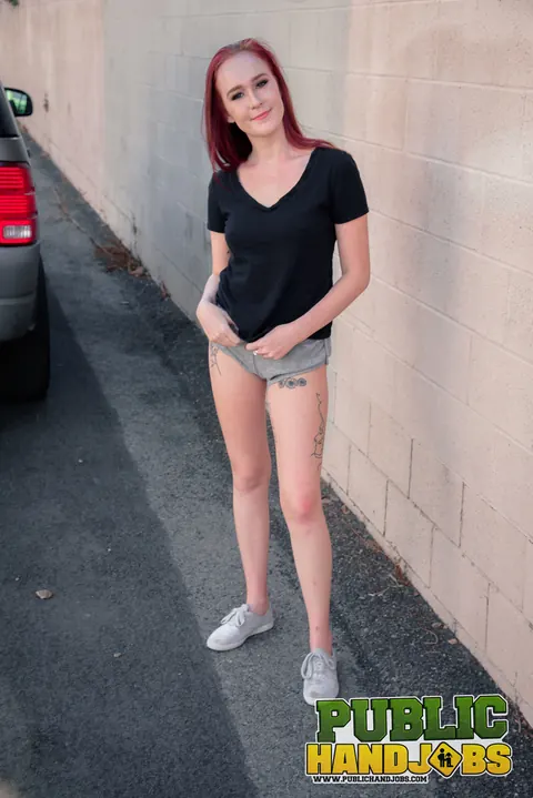 Alice Coxxx: Redhead in Glasses Gives a Handjob Outdoors – photo 2 of 21