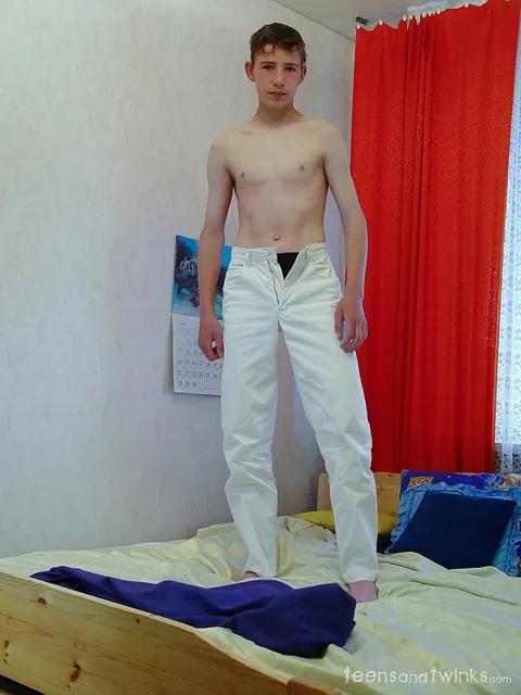 Hairy Man Undresses and Shows His Big Ass and Cock – photo 3 of 21