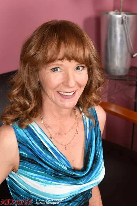 Cyndi Sinclair: Thick Redhead MILF Fingers and Spreads Her Pussy – photo 4 of 21