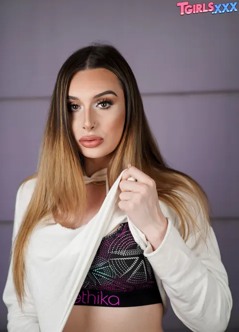 Thick Trans Woman Bends Over to Flaunt Her Big Ass – photo 3 of 16