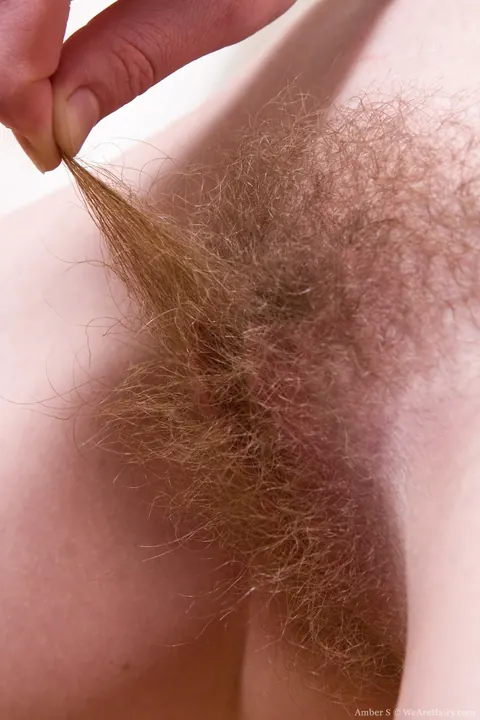 Hairy Brunette Lifts Her Arm and Spreads Her Pussy – photo 15 of 21