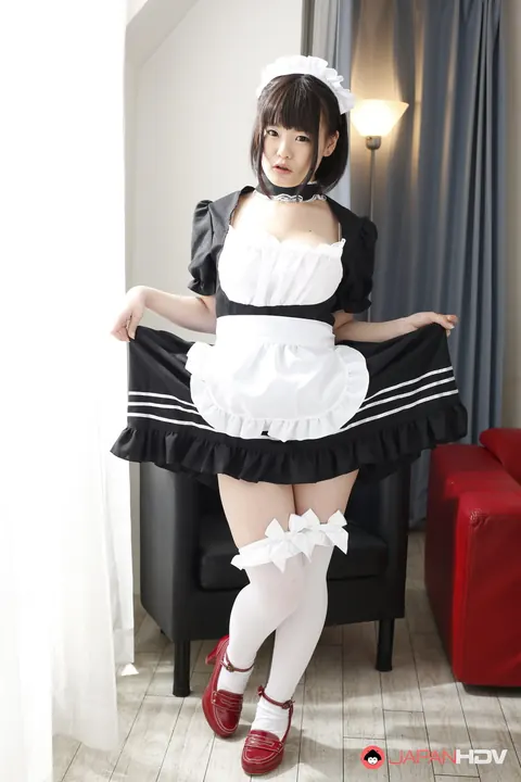 Japanese Maid Reveals Stockings Under Uniform – photo 2 of 15