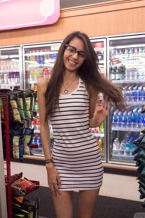 Inez Saldero: Tall Latina Brunette Flashes Pink Panties in Public – photo 5 of 11