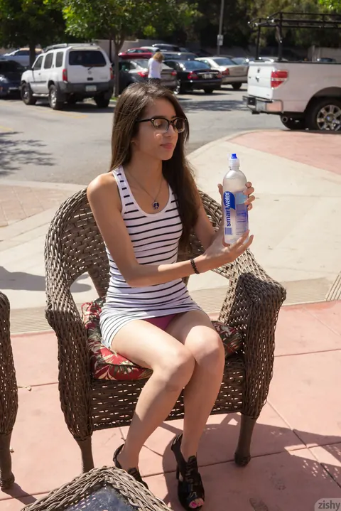 Inez Saldero: Tall Latina Brunette Flashes Pink Panties in Public – photo 9 of 11
