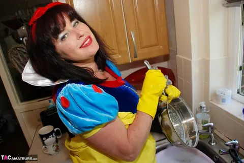 Juiceyjaney: Curvy Brunette MILF Exposes Her Big Ass and Pussy in Cosplay – photo 13 of 20