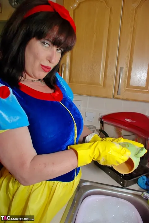 Juiceyjaney: Curvy Brunette MILF Exposes Her Big Ass and Pussy in Cosplay – photo 3 of 20