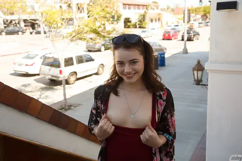 Kylie Quinn: Amateur Thick Brunette in Glasses Flashes Her Big Ass Outdoors – photo 5 of 13