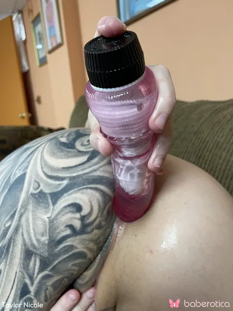 Taylor Nicole: Tattooed BBW Redhead Strips, Fingers Her Ass and Rides a Dildo – photo 12 of 21