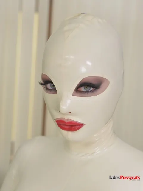 Latex Lucy: Busty British Blonde Masturbates in Latex and High Heels – photo 1 of 21