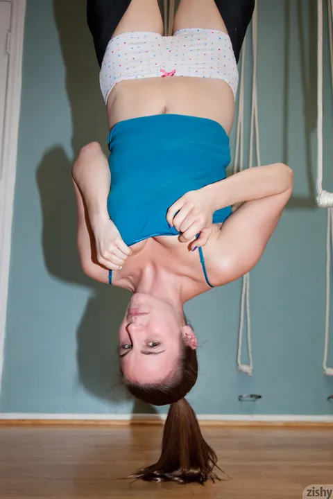 Nina Gitch: Slim Brunette in Panties and Socks Spreads Her Legs – photo 8 of 11