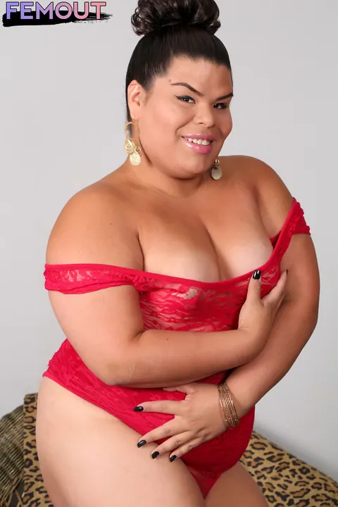 Curvy Trans Woman Poses Nude in Heels Showing Her Big Tits – photo 9 of 16