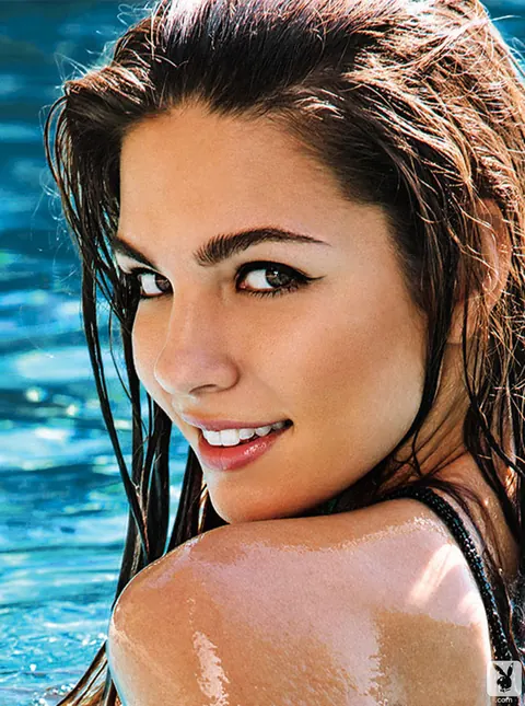 Jessica Ashley: Tall Busty Brunette Strips Out of Her Bikini at the Pool – photo 13 of 16