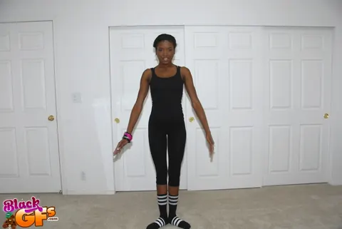 Ebony Babe in Yoga Pants Spreads Her Legs Wide – photo 1 of 13