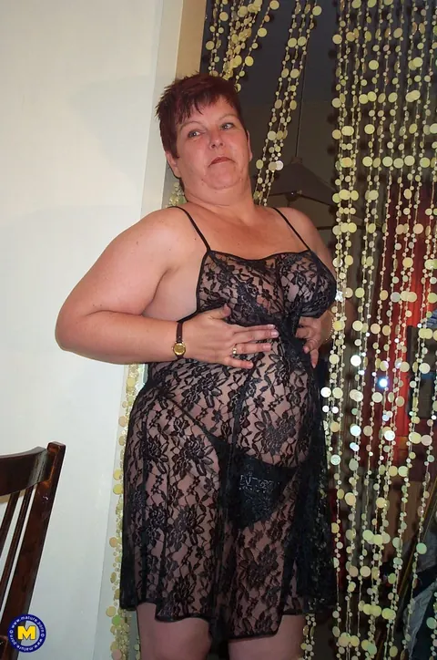 Chubby Redhead MILF Strips Out of Her Dress and Uses a Dildo – photo 2 of 21