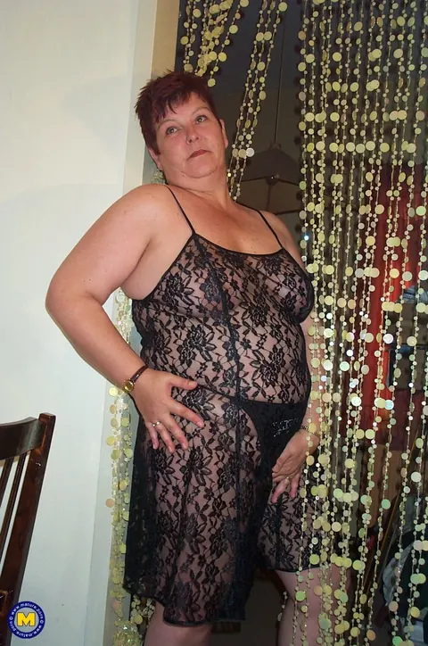 Chubby Redhead MILF Strips Out of Her Dress and Uses a Dildo – photo 3 of 21