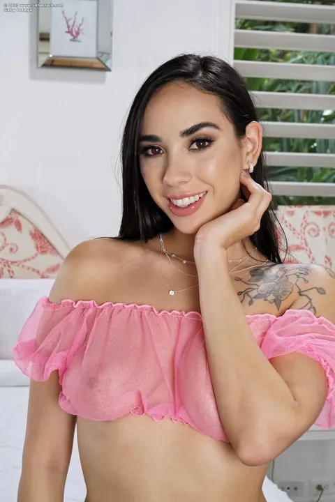 Gaby Ortega: Thick Colombian in Lingerie Plays with a Vibrator – photo 3 of 20