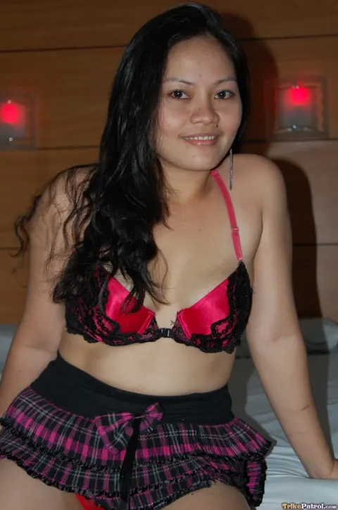 Chubby Filipina Sucks Cock and Fucks Hard – photo 3 of 18