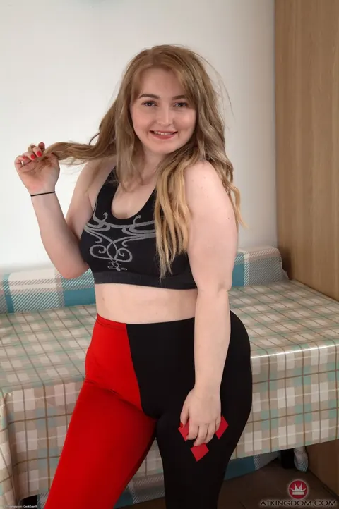 Pale BBW Undresses and Shows Her Hairy Pussy – photo 1 of 21