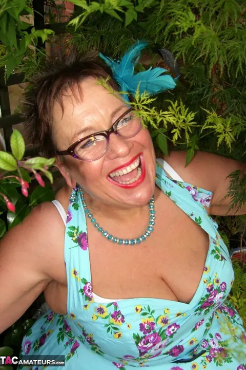 Mature BBW Shows Her Big Tits in Stockings on the Backyard Patio – photo 6 of 20