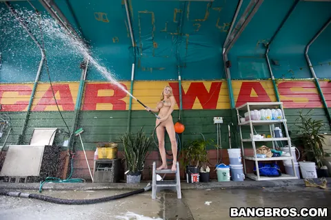 Blake Rose: Blonde MILF Shows Her Pussy at the Car Wash – photo 7 of 16