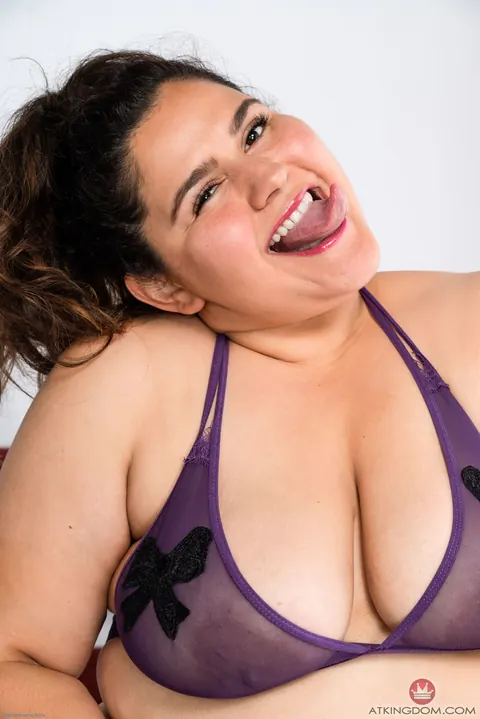 Karla Lane: Latina BBW Fingers Her Hairy Pussy – photo 3 of 20