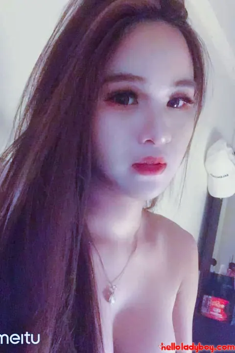 Asian Trans Woman Strips Nude and Poses for Selfies – photo 14 of 20