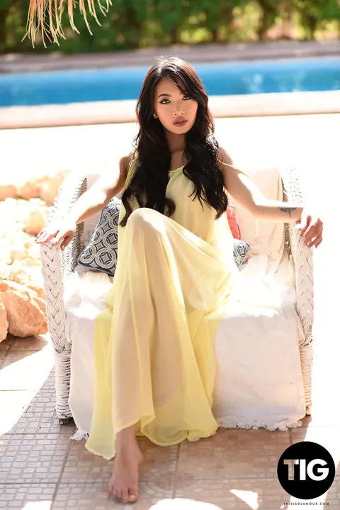 Slim Curly British Asian Sheds Her Sheer Dress Poolside – photo 4 of 21