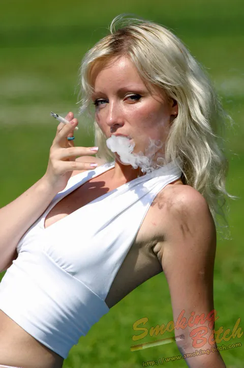 Blonde PAWG Smokes and Flashes Panties on a Public Bench – photo 8 of 15
