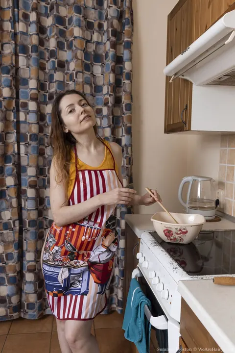 Summer Preston: Curvy Redhead Spreads Her Hairy Pussy in the Kitchen – photo 1 of 20