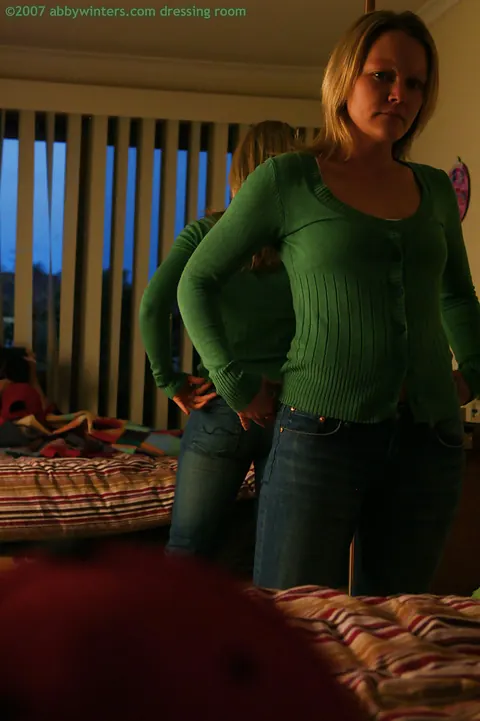 Amateur PAWG Pulls Panties Up Ass Crack and Steps into Jeans – photo 16 of 16